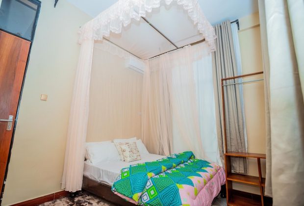 Afrishare Accommodation volunteer 25